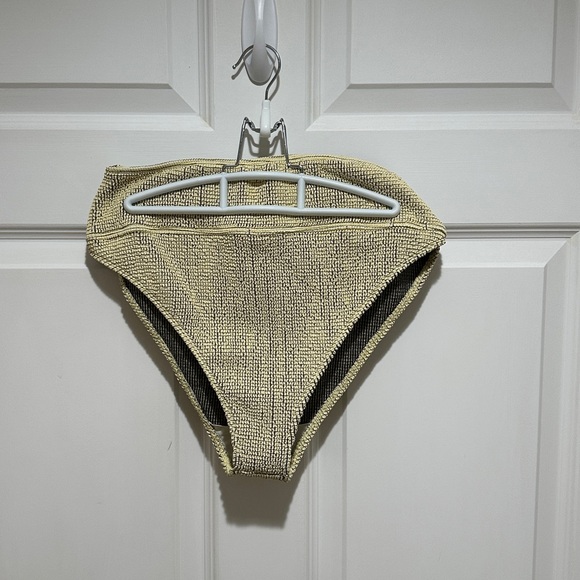 Brand new beach riot swimsuit - Picture 4 of 8